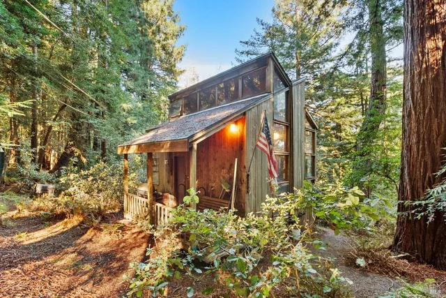 $1,299,000 | 2081 Joy Road, Occidental, CA 95465