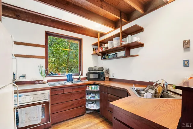 $1,299,000 | 2081 Joy Road, Occidental, CA 95465