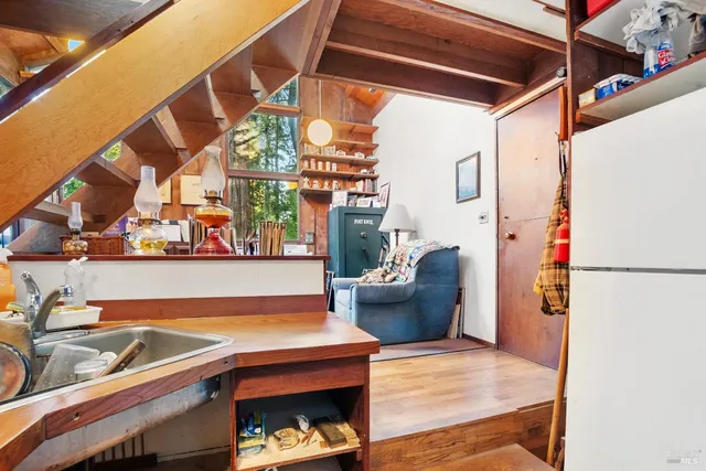 $1,299,000 | 2081 Joy Road, Occidental, CA 95465