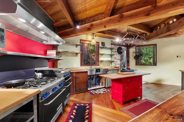 $1,299,000 | 2081 Joy Road, Occidental, CA 95465