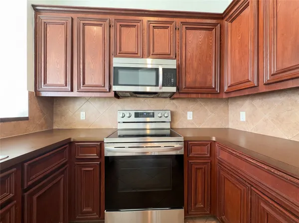 $185,000 | 802 San Jacinto Circle, Baytown, TX 77521