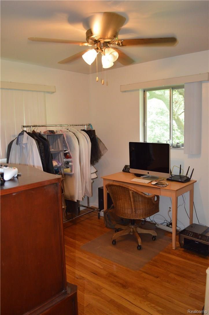 5550 Commerce Road West Bloomfield, MI 48324 - Photo 18 of 26 DSC_0270.jpg