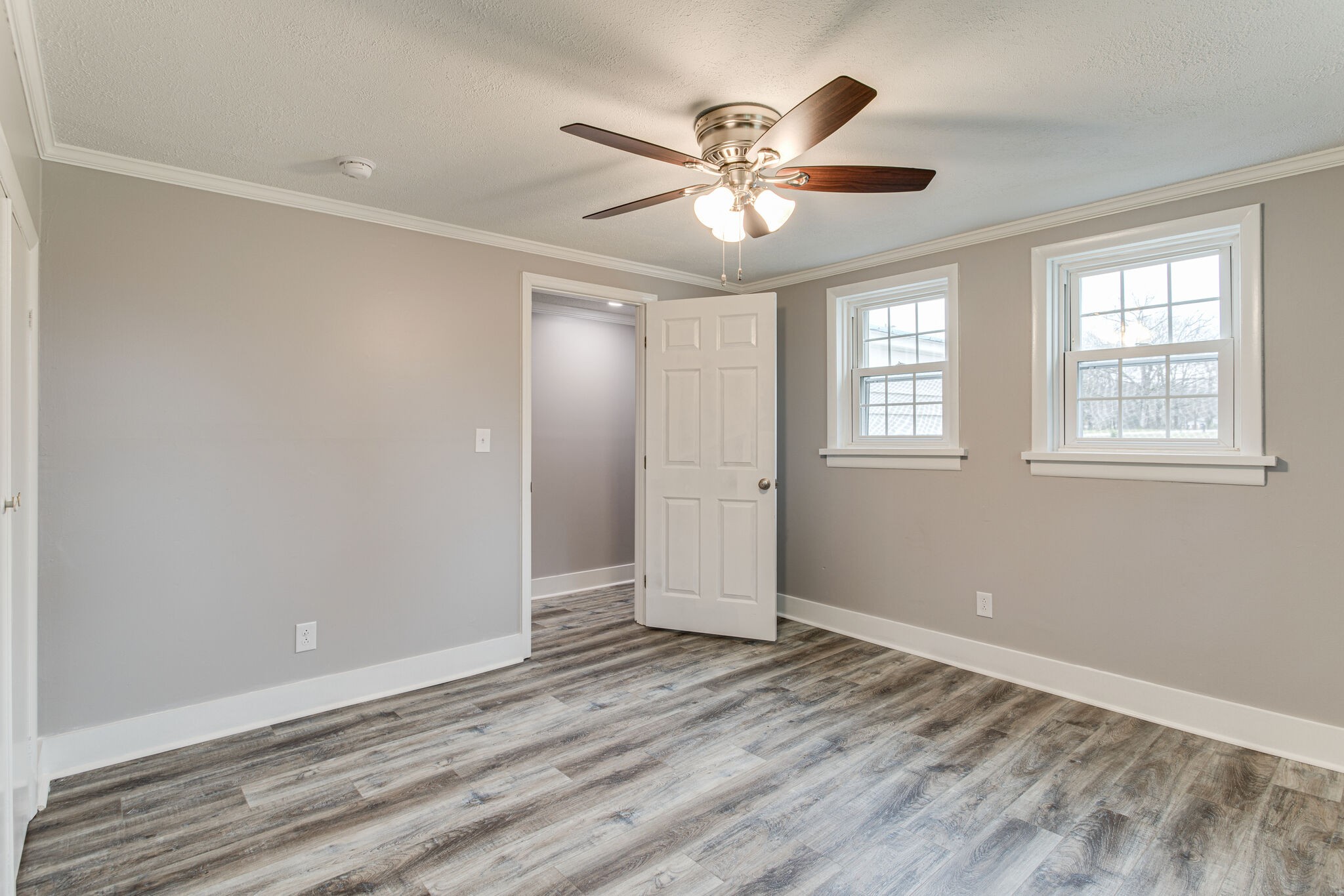 1466 Bible Crossing Road Winchester, TN 37398 - Photo 25 of 31 wooden floor in an empty room with a window