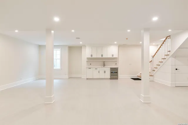 $2,999,999 | 66 Peters Lane, Westhampton Beach, NY 11978