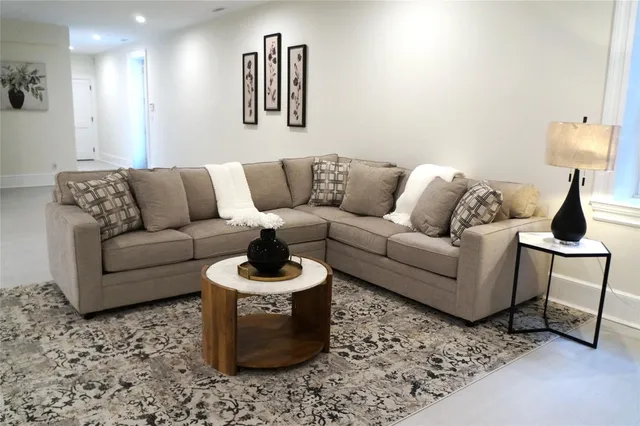 $2,999,999 | 66 Peters Lane, Westhampton Beach, NY 11978