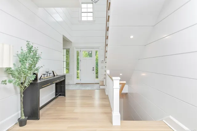 $2,999,999 | 66 Peters Lane, Westhampton Beach, NY 11978