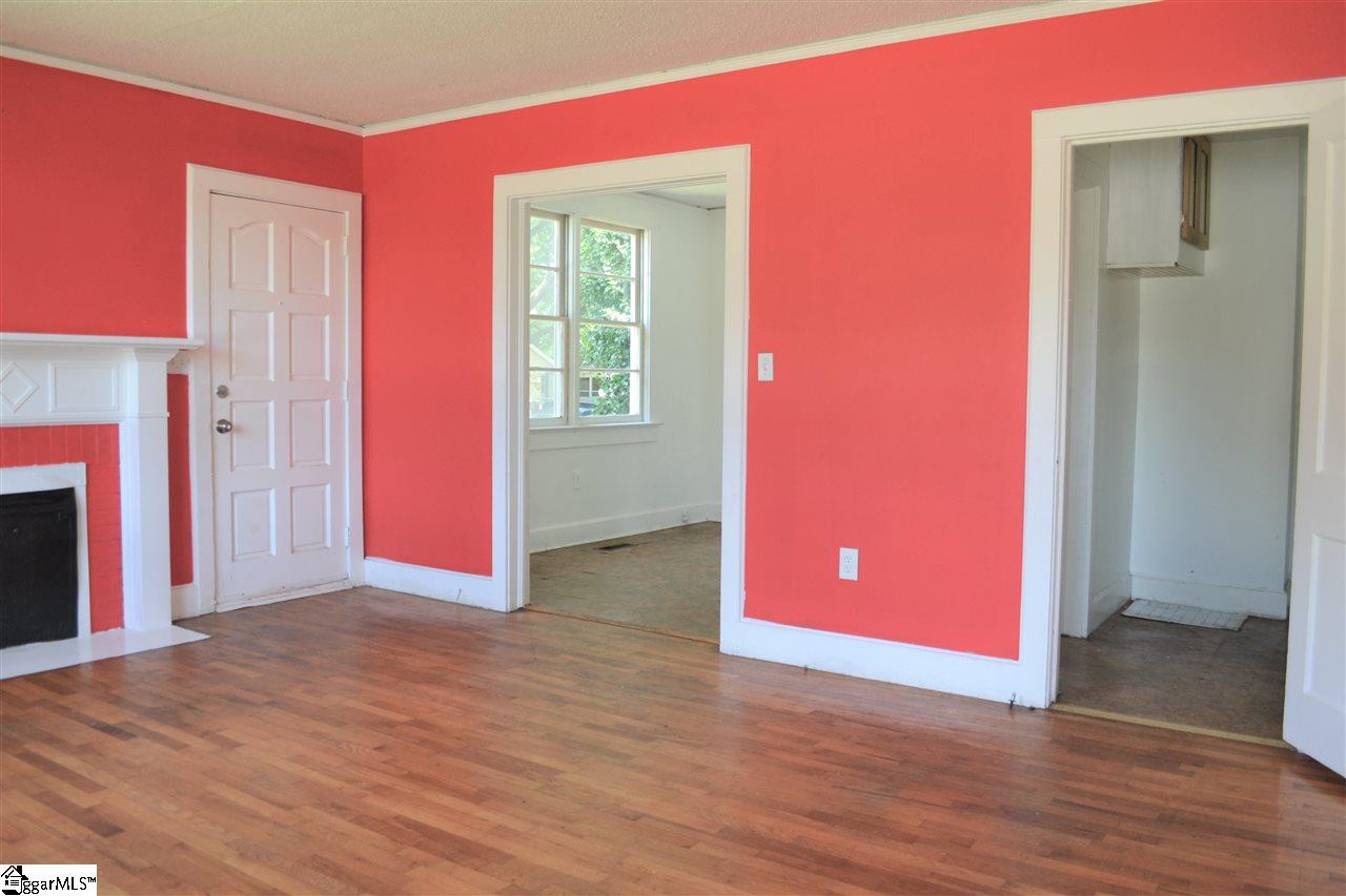 2005 Anderson Road Greenville, SC 29611 - Photo 4 of 17 Gallery Image 4