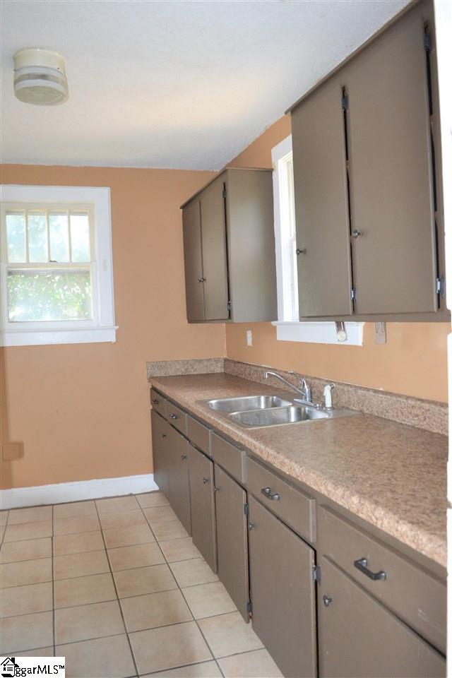 2005 Anderson Road Greenville, SC 29611 - Photo 9 of 17 Gallery Image 9