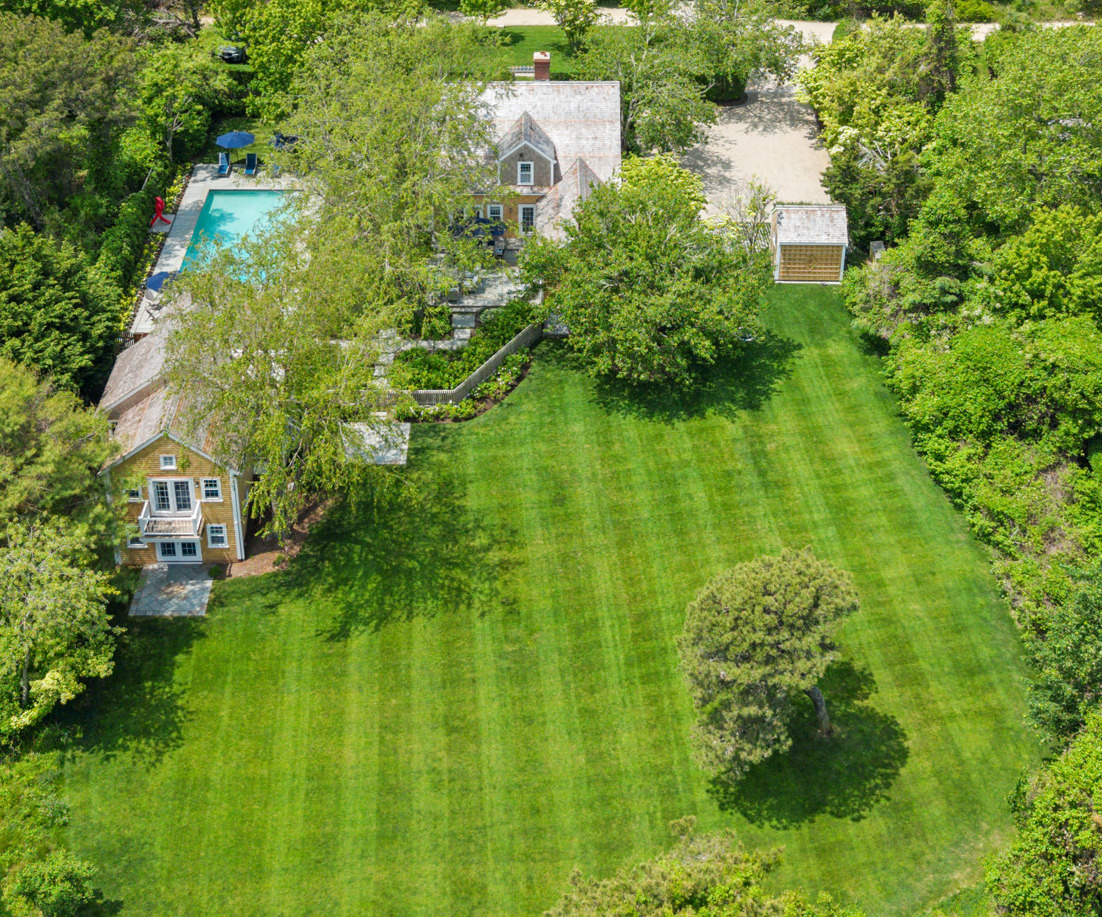 45 Brewster Road Nantucket, MA 02554 - Photo 4 of 42 Gallery Image 4