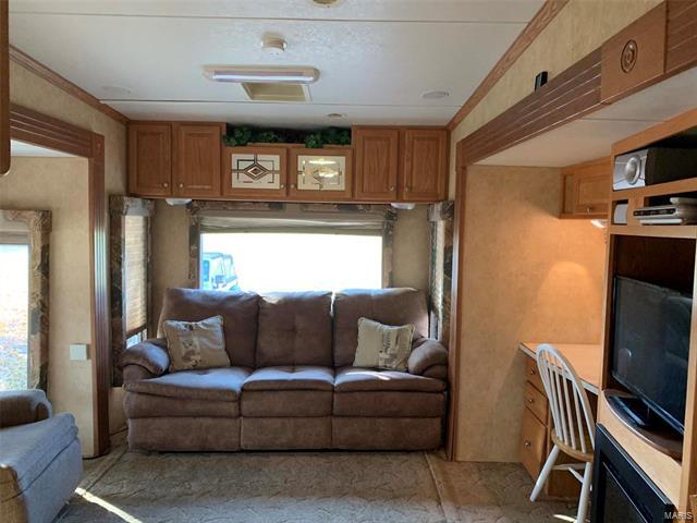 22225 Washington Street Keyesport, IL 62253 - Photo 5 of 16