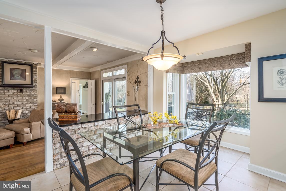14621 Springfield Road Darnestown, MD 20874 - Photo 11 of 67 Kitchen Breakfast Room