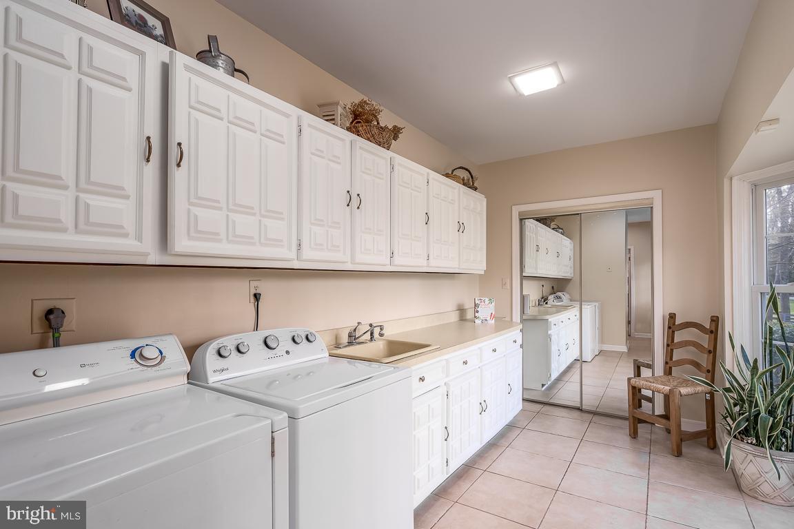 14621 Springfield Road Darnestown, MD 20874 - Photo 17 of 67 Mud Room