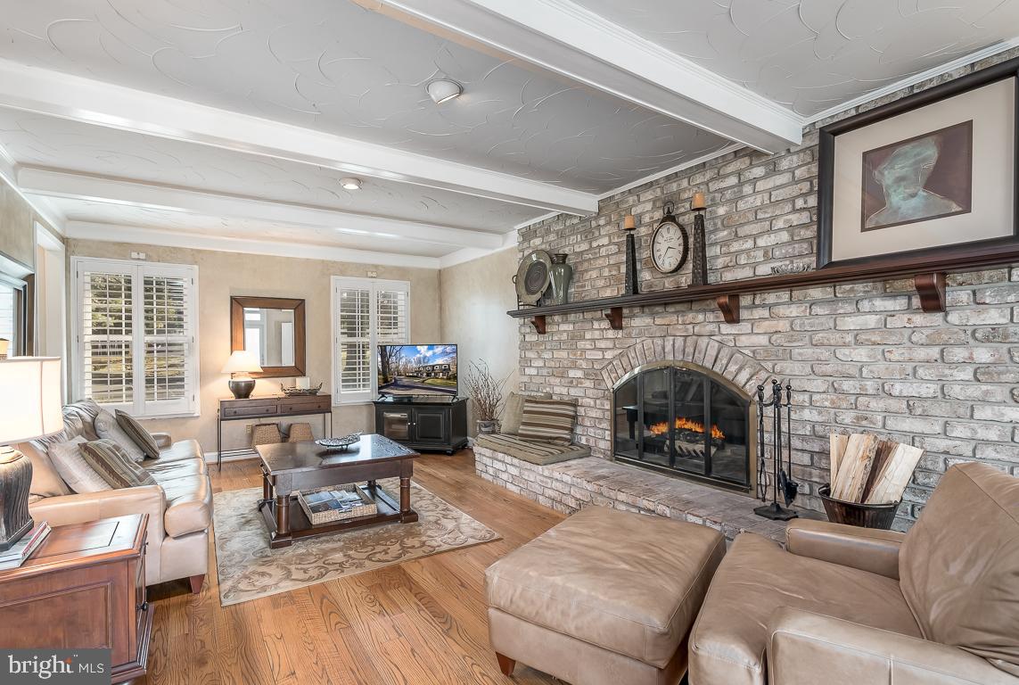 14621 Springfield Road Darnestown, MD 20874 - Photo 5 of 67 Family Room