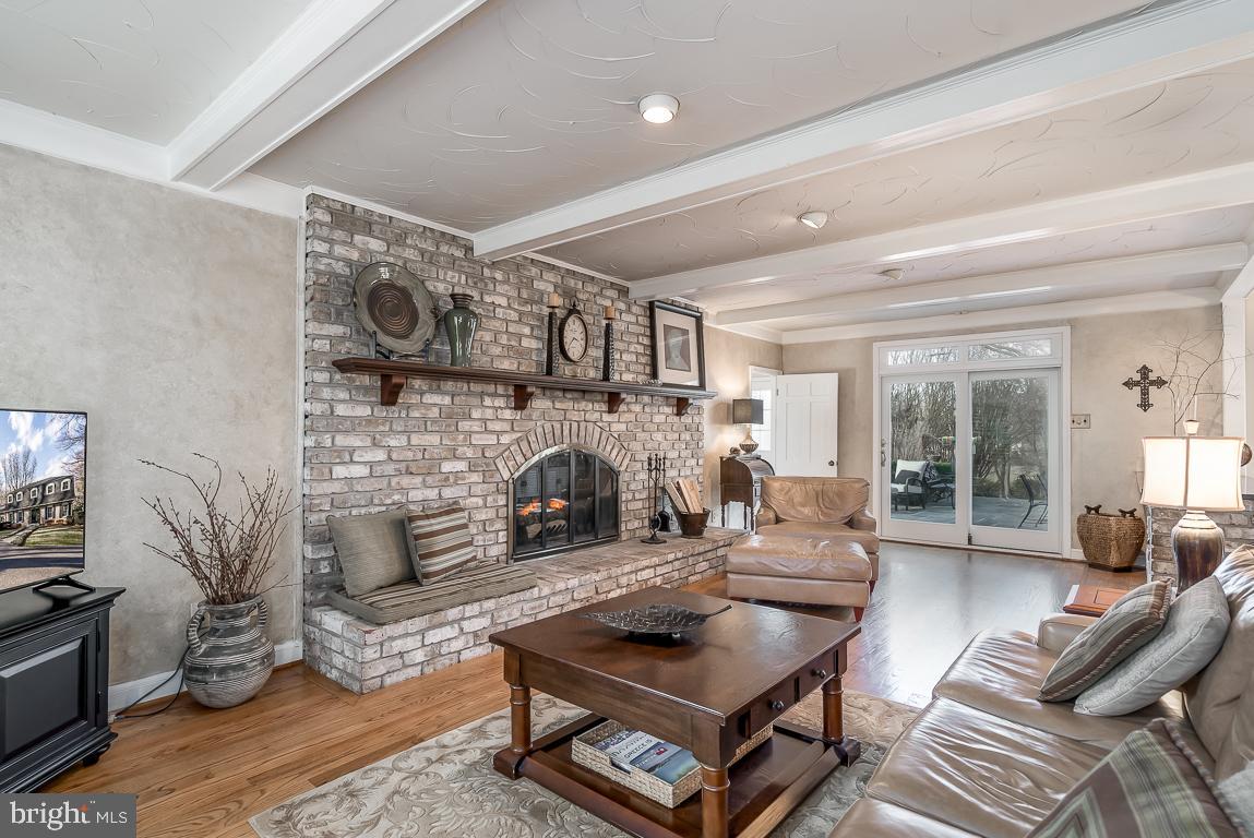 14621 Springfield Road Darnestown, MD 20874 - Photo 6 of 67 Family Room