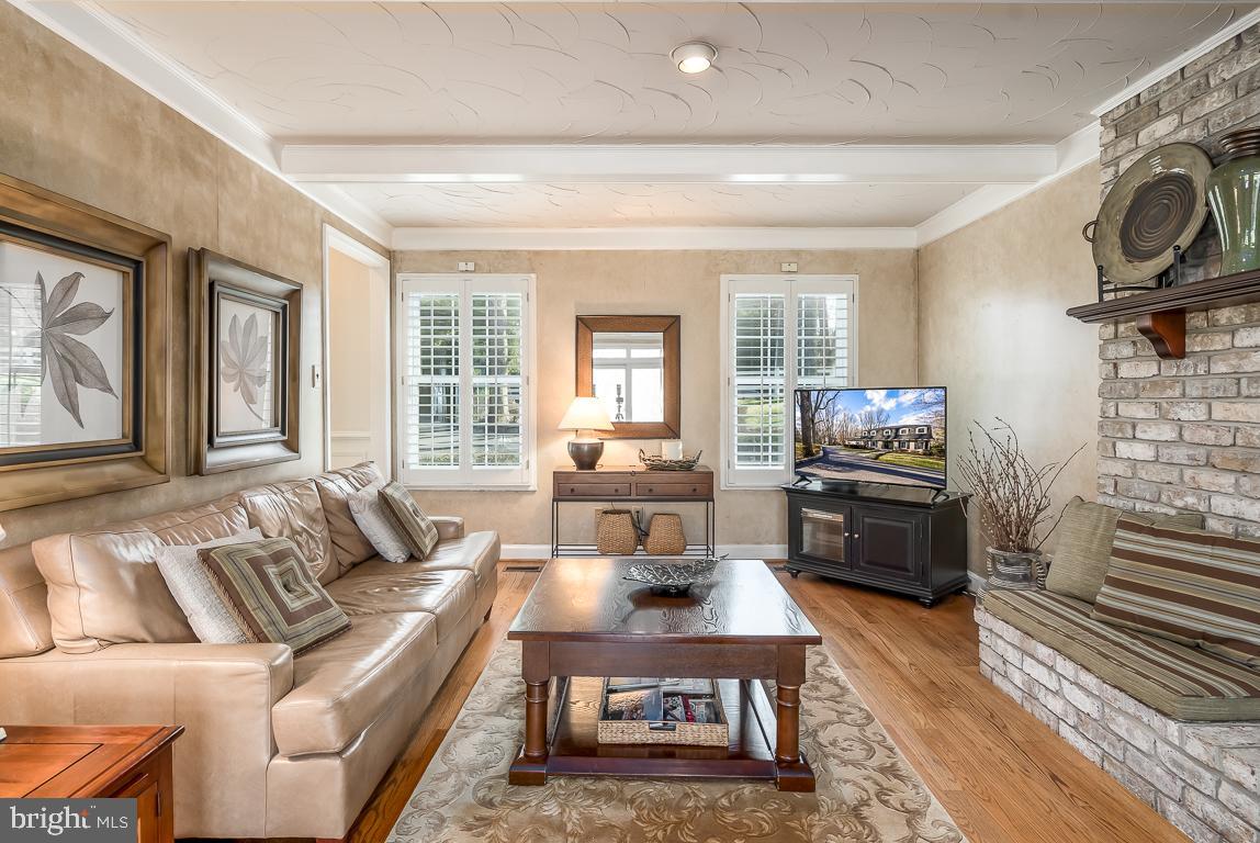 14621 Springfield Road Darnestown, MD 20874 - Photo 7 of 67 Family Room