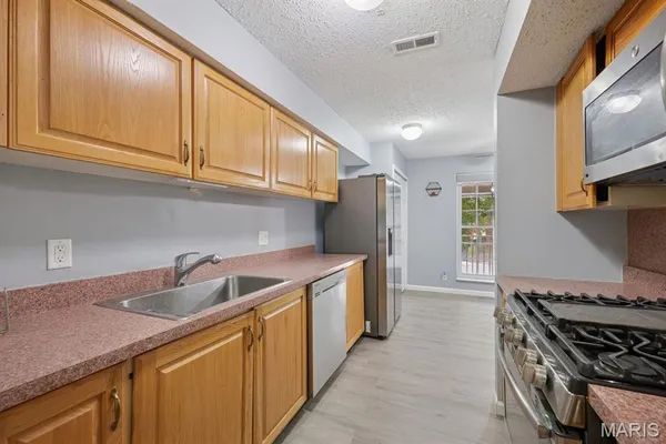 $209,900 | 14443 Bantry Lane, Unit 1, Chesterfield, MO 63017