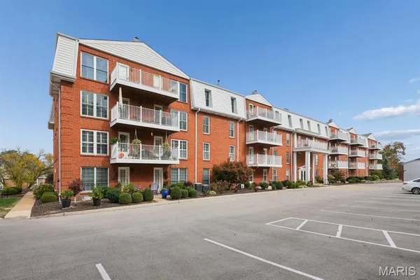 $209,900 | 14443 Bantry Lane, Unit 1, Chesterfield, MO 63017