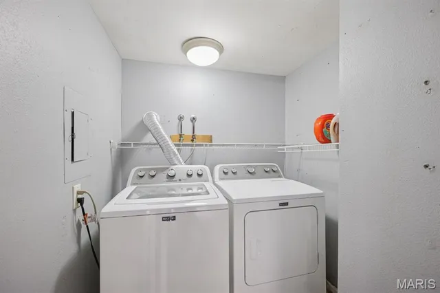 $219,000 | 14443 Bantry Lane, Unit 1, Chesterfield, MO 63017