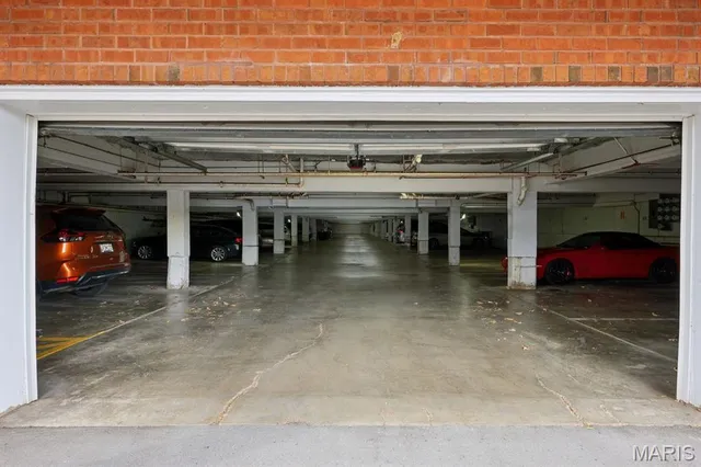 $219,000 | 14443 Bantry Lane, Unit 1, Chesterfield, MO 63017