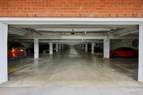 $209,900 | 14443 Bantry Lane, Unit 1, Chesterfield, MO 63017