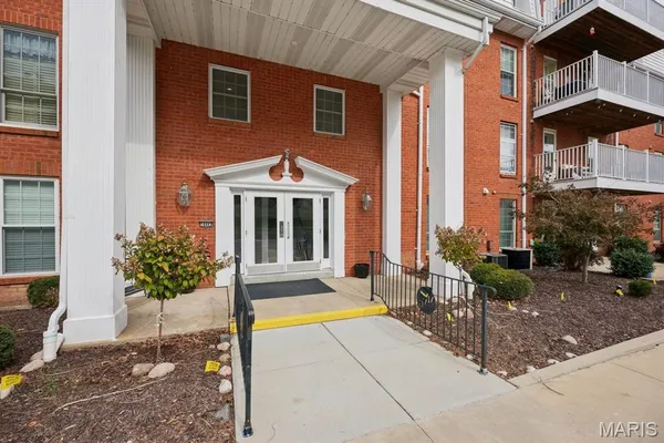 $209,900 | 14443 Bantry Lane, Unit 1, Chesterfield, MO 63017