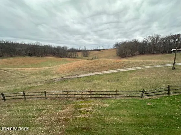 $749,900 | 811 Pioneer Road, Rose Hill, VA 24281