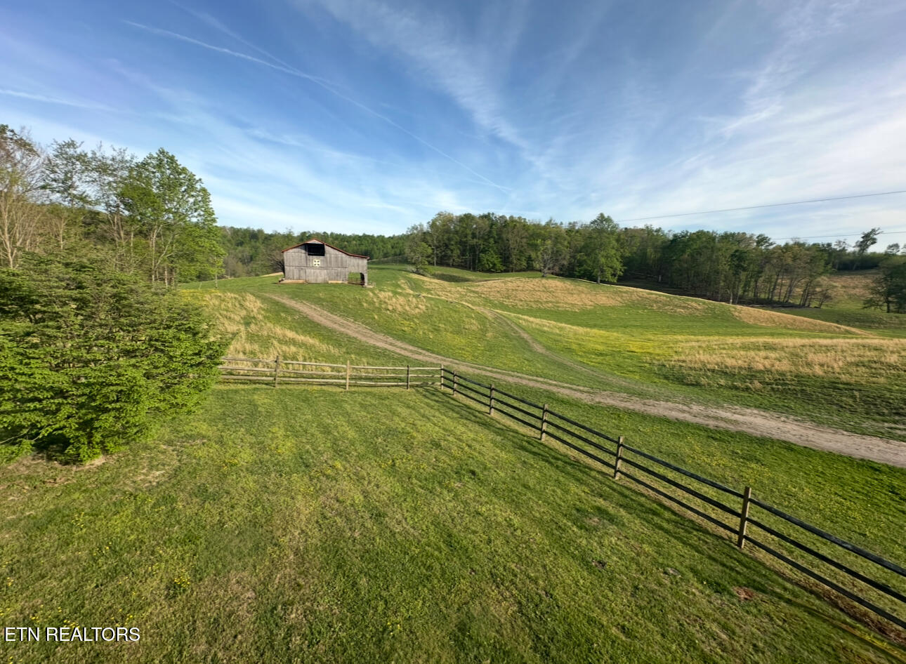 811 Pioneer Road Rose Hill, VA 24281 - Photo 3 of 58 IMG_1912