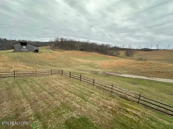 $749,900 | 811 Pioneer Road, Rose Hill, VA 24281