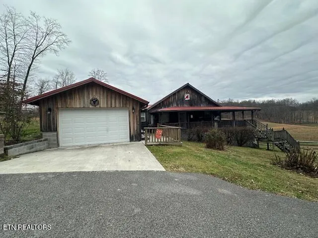 $799,900 | 811 Pioneer Road, Rose Hill, VA 24281