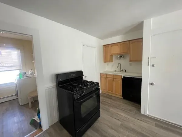 $2,000 | 495 Washington Street, Unit 2, Abington, MA 02351