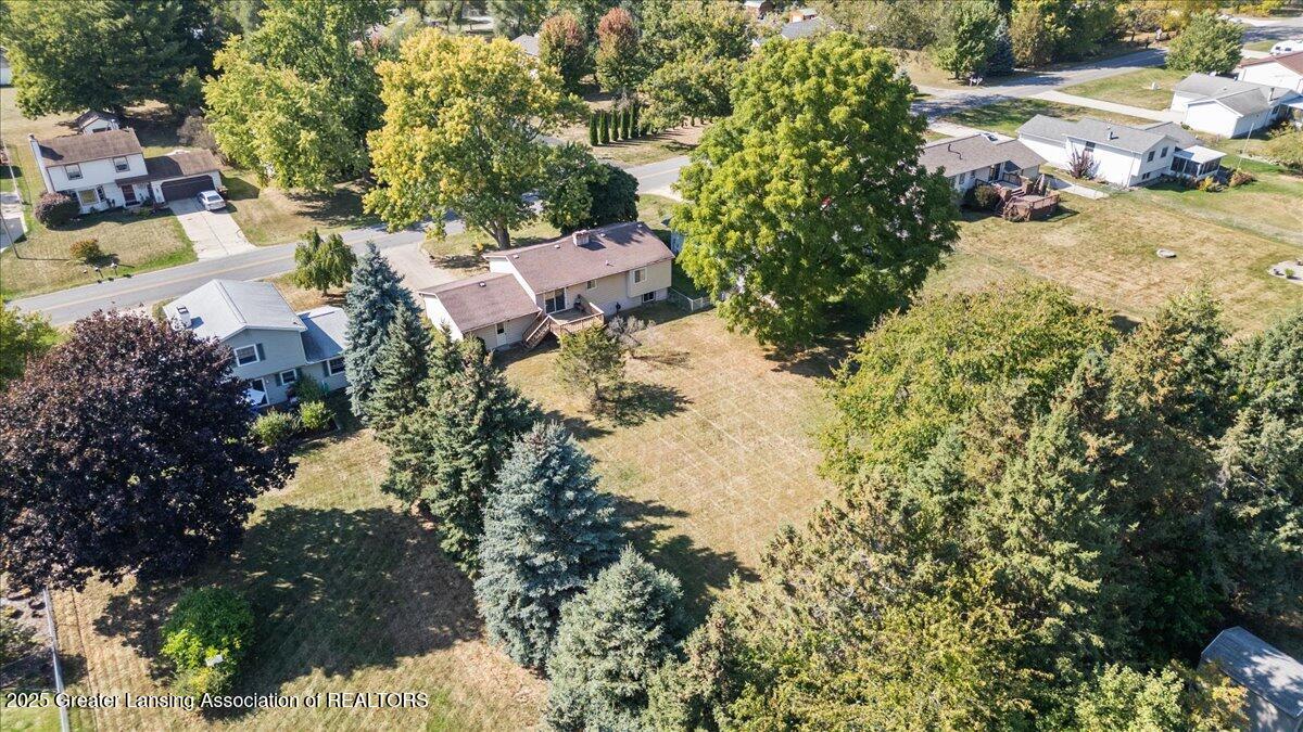 2656 Gilbert Road Lansing, MI 48911 - Photo 29 of 32 20-Media Jett - 02