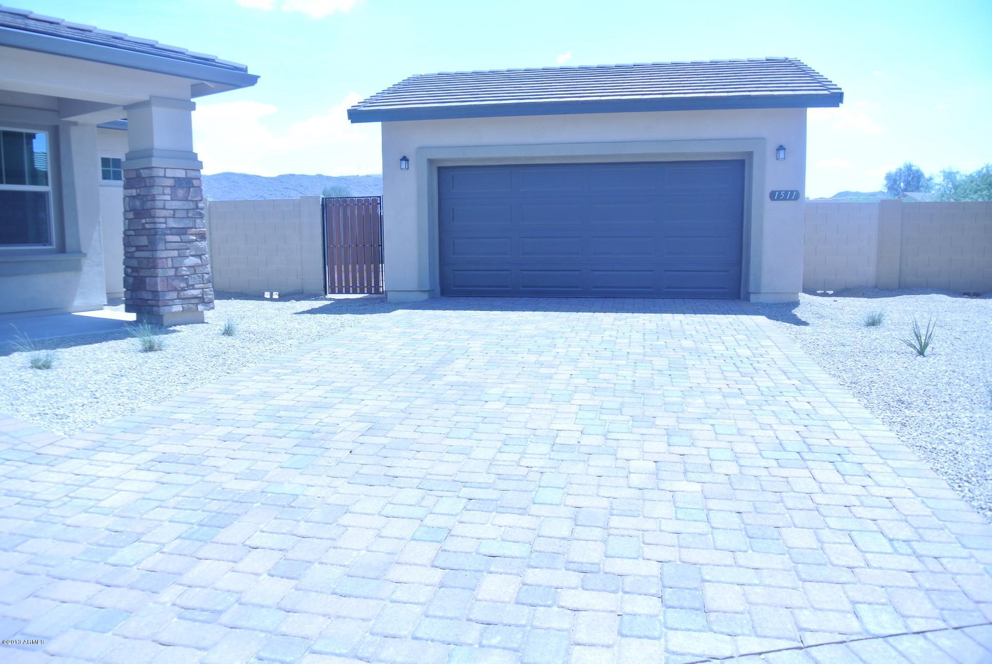 1511 East Apollo Road Phoenix, AZ 85042 - Photo 4 of 29 Gordon Estates Update 004