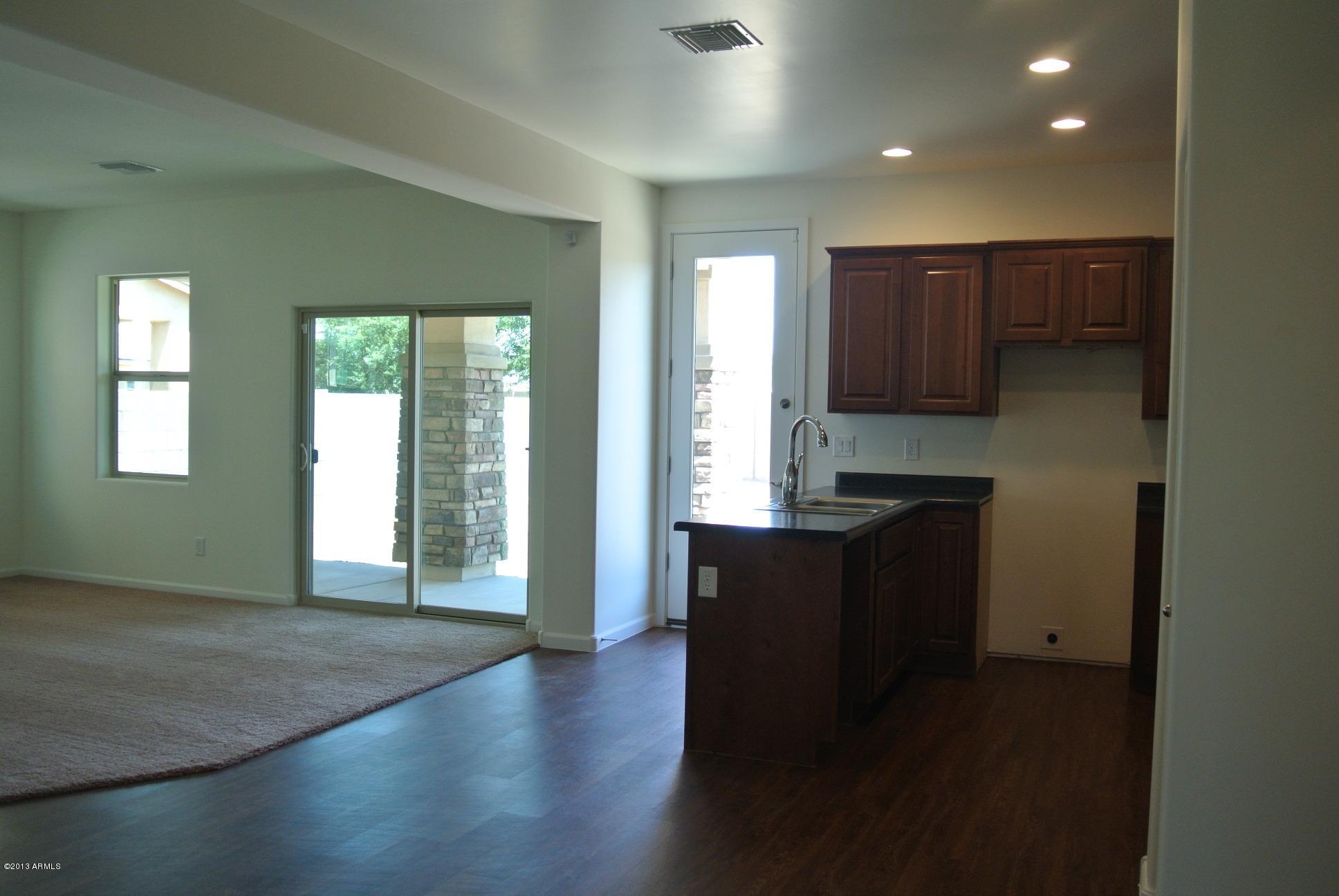 1511 East Apollo Road Phoenix, AZ 85042 - Photo 7 of 29 Gordon Estates Update 015