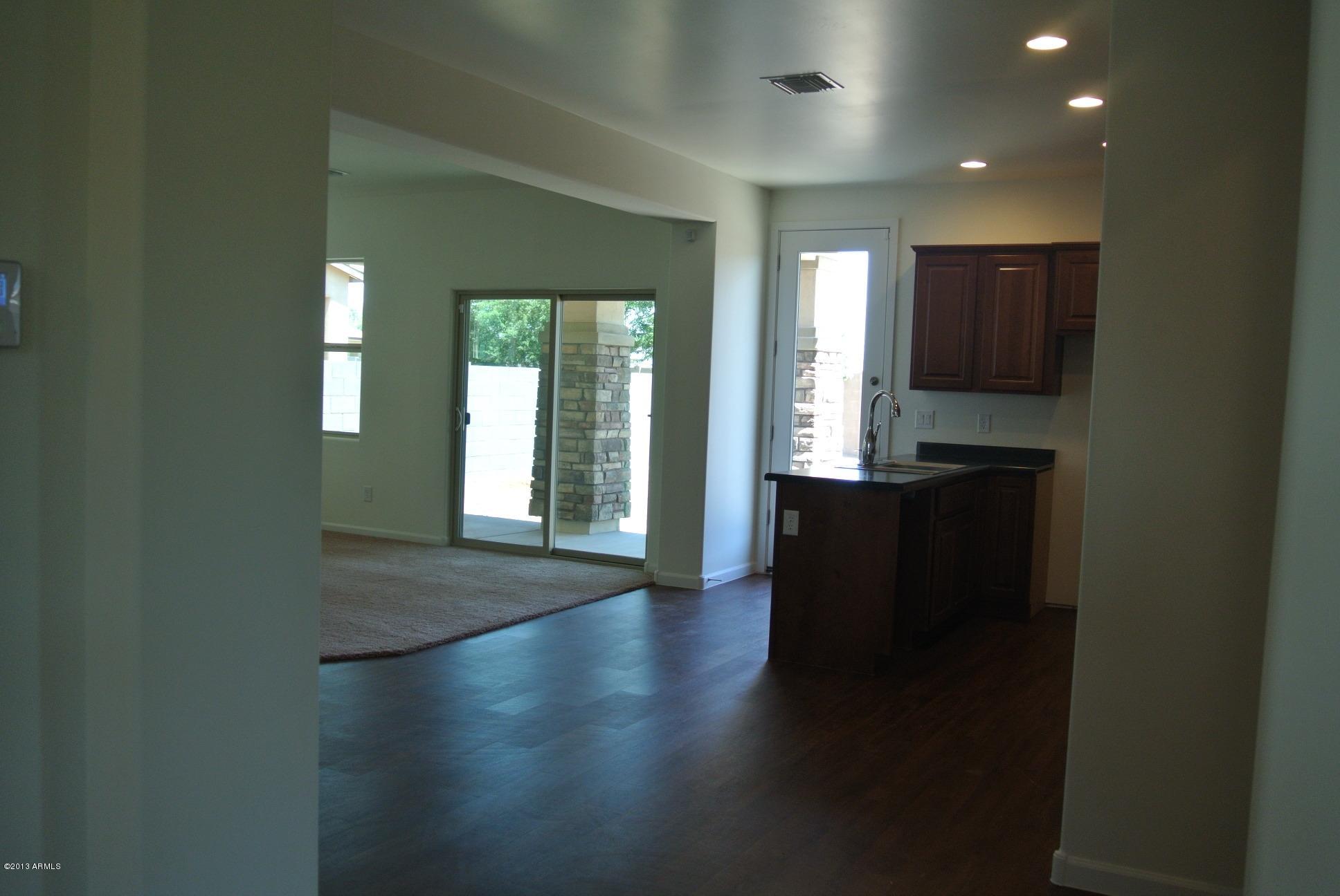 1511 East Apollo Road Phoenix, AZ 85042 - Photo 8 of 29 Gordon Estates Update 016