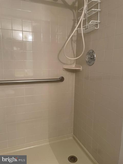 3800 Ridge Knoll Court, Unit 307B Fairfax, VA 22033 - Photo 14 of 19