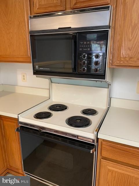 3800 Ridge Knoll Court, Unit 307B Fairfax, VA 22033 - Photo 8 of 19