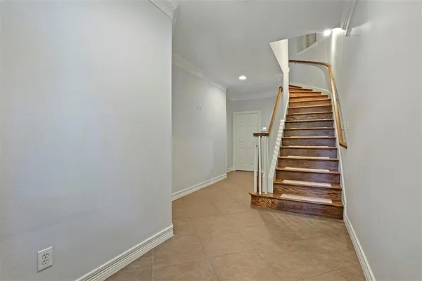 $4,650 | 2808 North Hall Street, Dallas, TX 75204