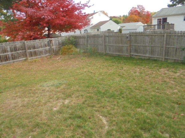 131 Ellendale Circle Springfield, MA 01128 - Photo 3 of 11 Gallery Image 3