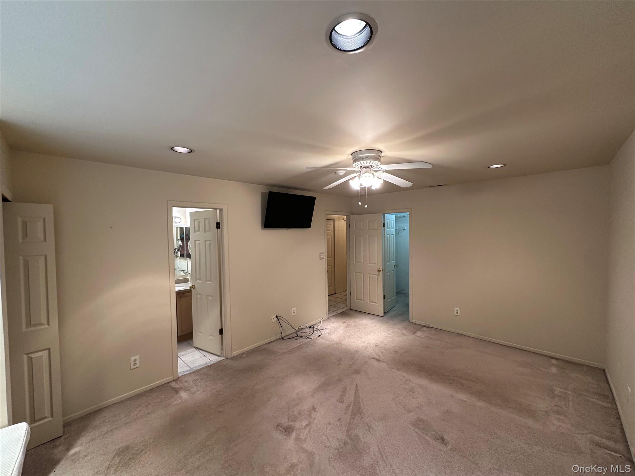 89 Rabbit Run Manorville, NY 11949 - Photo 11 of 16
