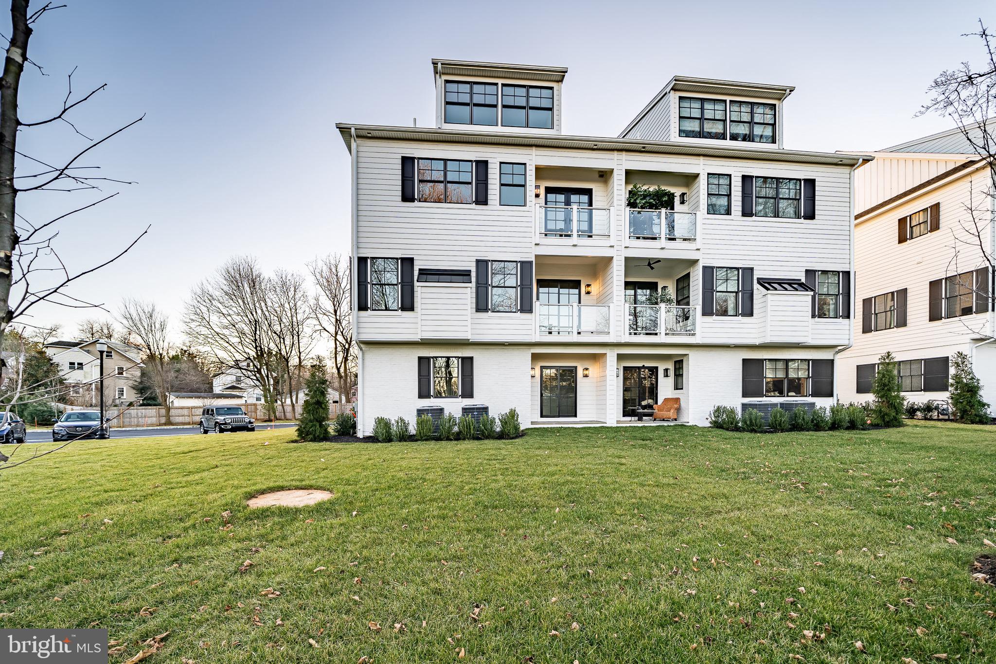 419 Maplewood Avenue Wayne, PA 19087 - Photo 5 of 42