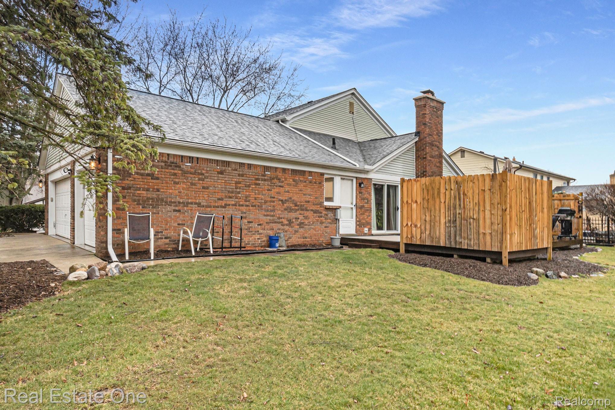 33825 Old Timber Road Farmington, MI 48331 - Photo 27 of 28 IMG_5142.jpg