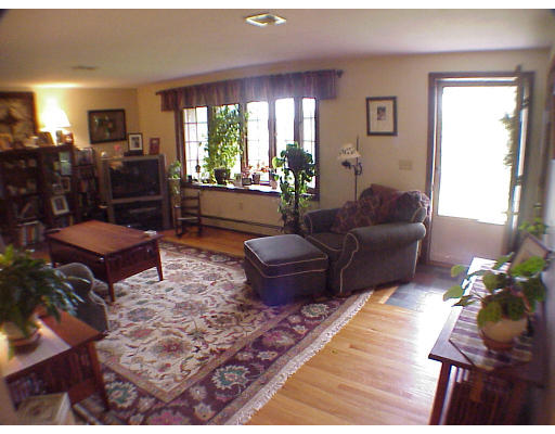 17 Mountain Road Hatfield, MA 01088 - Photo 2 of 9
