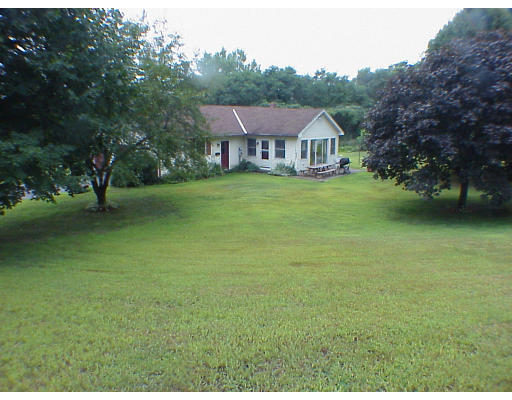 17 Mountain Road Hatfield, MA 01088 - Photo 5 of 9