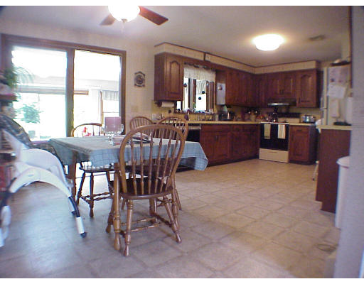 17 Mountain Road Hatfield, MA 01088 - Photo 6 of 9