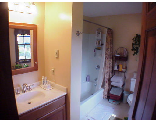 17 Mountain Road Hatfield, MA 01088 - Photo 8 of 9