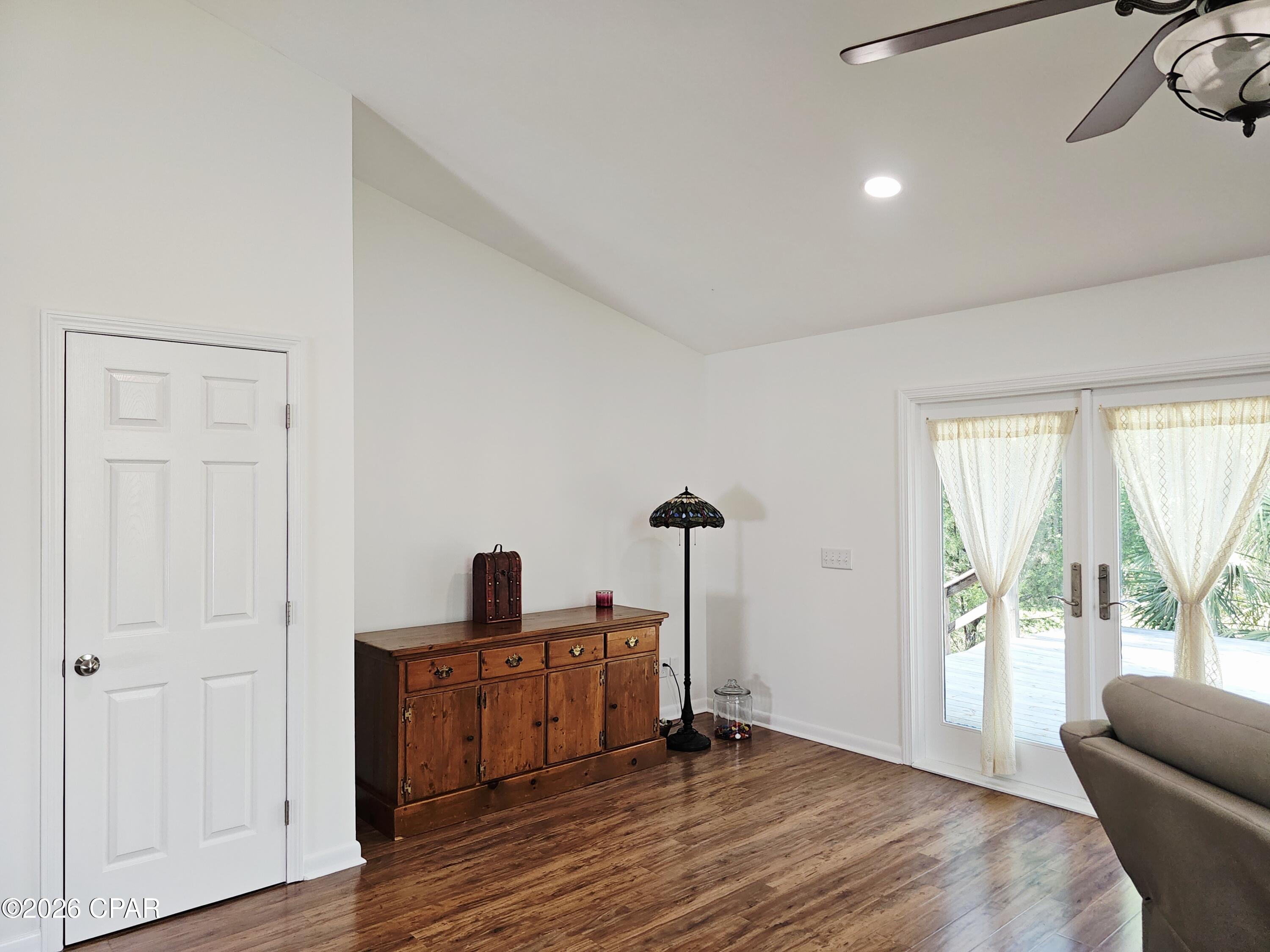 2511 Commander Road Southport, FL 32409 - Photo 11 of 40