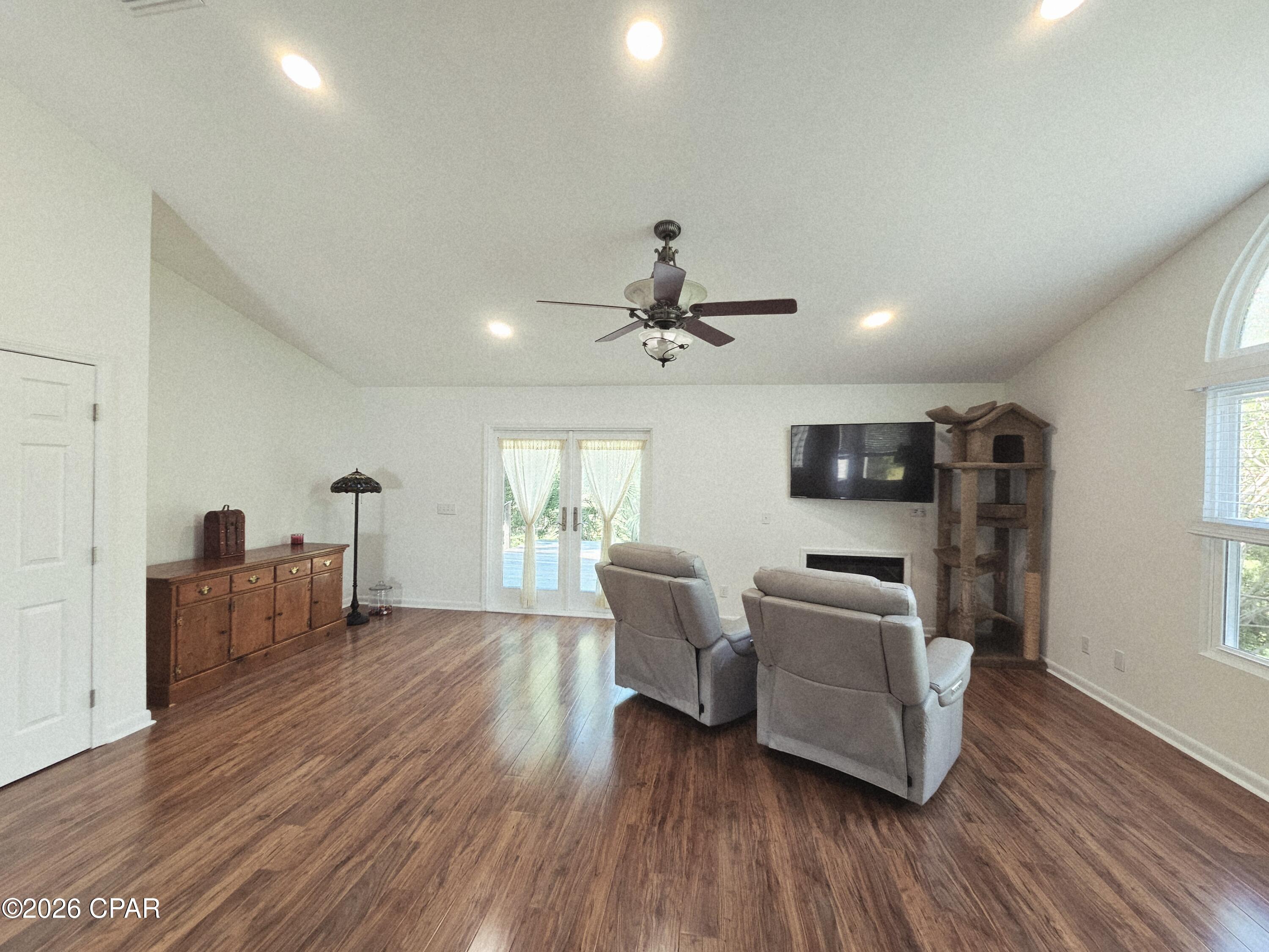 2511 Commander Road Southport, FL 32409 - Photo 14 of 40