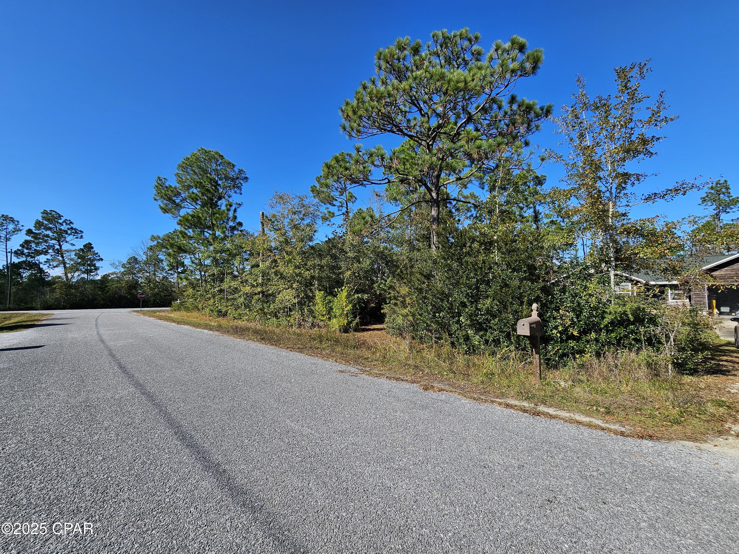 2511 Commander Road Southport, FL 32409 - Photo 7 of 40