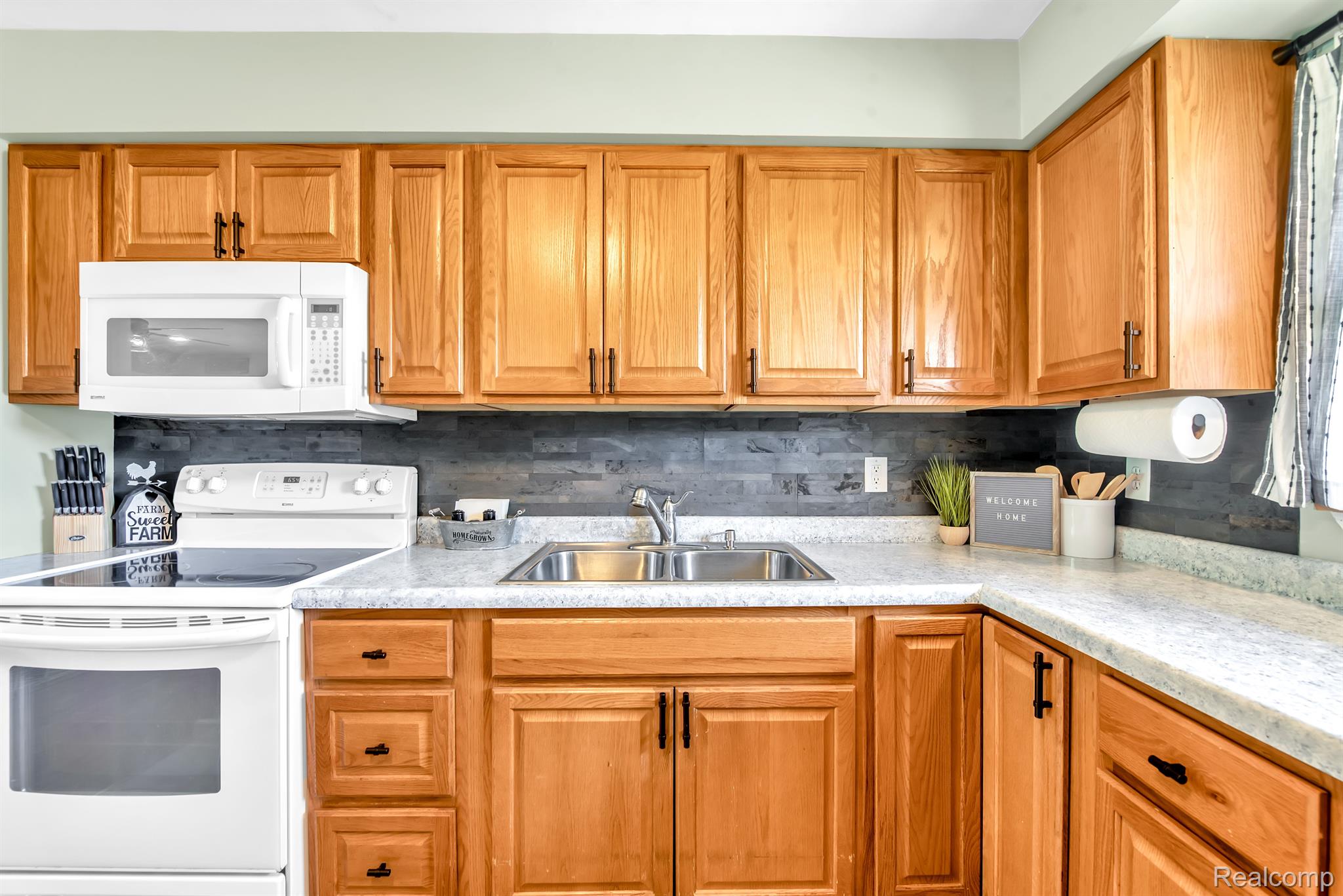 12751 Dunn Road Memphis, MI 48041 - Photo 15 of 42 Gallery Image 15