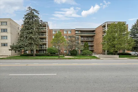 $375,000 | 1020 North Harlem Avenue, Unit 5C, River Forest, IL 60305
